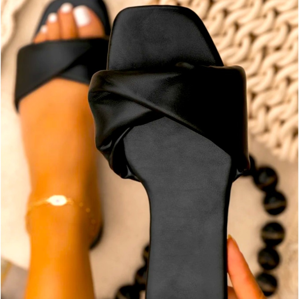Miss Lola Flats New Never Worn. Sold out online.